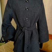 Красивое стильное короткое пальто на подкладе 44-46р