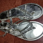 Boohoo uk7/40 кожаные серебристые сандалики в идеальном состоянии