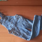 Полукомбинезон джинсовый для девочки,на рост 104