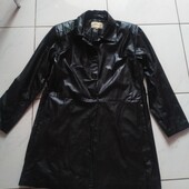 Кожаное пальто.