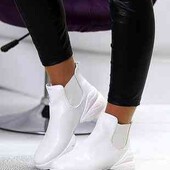 Демисезонные женские ботинки  брогги( Челси) от фирмы "Christian Dior",реплика (белые)