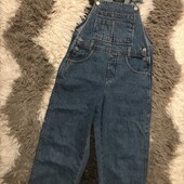 Стильний плотний джинсовий комбінезон на зріст 140-152
