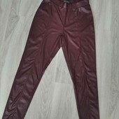 Primark брендовые шикарные штаны кожзам на утепленной основе цвет марсала размер S евро 38