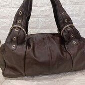 Якісна стильна брендова сумочка у відмінному стані шкіра натуралка