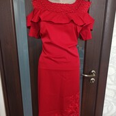 Шикарное красное платье, приталенное, состояние отличное!