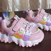 Кросівки для дівчат
