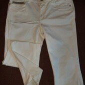 Класні білі джинси