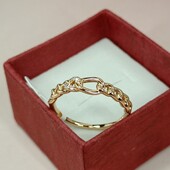 Нежное и очень красивое кольцо с орнаментом звенья и фианитами.Размер 17. Позолота 585 пробы 18 К.