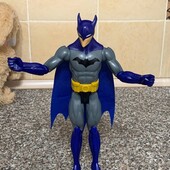 Нова шарнірна фігурка Бетмен у сіро-синьому костюмі 2016 р. Batman 30 см. Dc comics