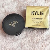 Коректор + хайлайтер kylie sculpting kit 2 в 1.