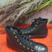 Converse із еко-шкіри,мають підкладку 7 рр і устілка 24 см. Розпродаж