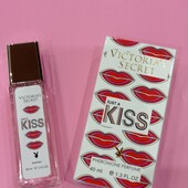 Victoria's Secret Just A Kiss 40 мл. с феромонами.Чувственный,романтичный,фруктово-цветочный аромат❤