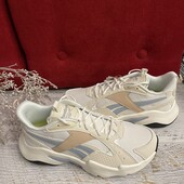 Reebok,оригінал,із спорт-матеріалу,розміри 37,5 і 38,5