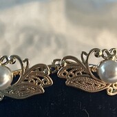 Шикарные серьги с жемчугом (майорка)в резном узоре,высота 1.7 см/ширина 0.7 см