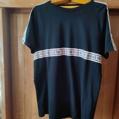 Лот 7. Крута футболка Bershka