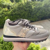 Saucony оригінал Вітринна пара