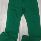 Яскраві штани для яскравого чоловіка H&M