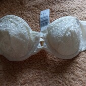 Кружевной белый бюст с косточкой .70/32АА.