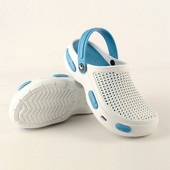 Сабо белые с голубой подошвой и хлястиком Аналог Crocs