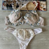 Красивый бюстгальтер 80б и трусы