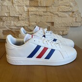 Adidas. Шикарні нові кросівки, р. 11,5 (29,5см)