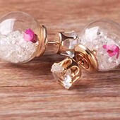 стильные сережки гвоздики. белые