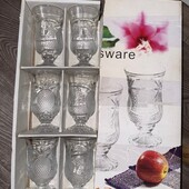 Три новых стакана бокала с ананасами