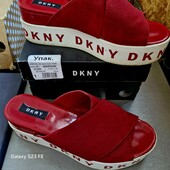 Шльопки DKNY, 36 розмір