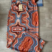 Яркая стильная длинная юбка