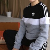 Модний костюм на флісі Адидас.