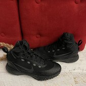 Nike,оригінал із натуральної шкіри і спорт-матеріалу,із флісовим утепленням,розмір 40,устілка 26
