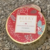 Брендовий відлущуючий скраб для тіла 110 мл. з приємним ароматом клюкви Berry Beautiful