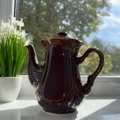 Красивый кувшин
