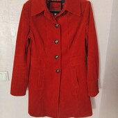 Класний яскравий тренч