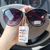 Сонцезахисні окуляри червоні дужки Gabriela Marioni