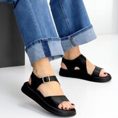 Натуральна шкіра.Найпопулярніша модель босоніжок.Стильні,легесенькі,зручні.