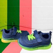 ✅Классные  кросовки  (мигают р. 24 )