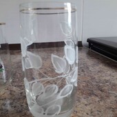 Стаканы из тонкого стекла.