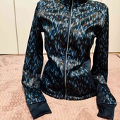 Жіноча гарна куртка
