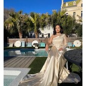 Нова весільна сукня.