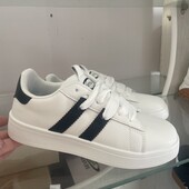 Кросівки шкіряні, кеди.