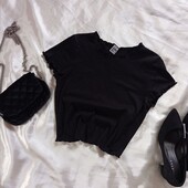 Футболка/топ в дрібний рубчик у чорному кольорі