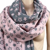 Большой шарф цвета пудры- на осень и зиму с логотипом LV
