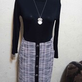 Гарна сукня 8 розміру,в грудях 90 см.