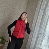 Тепла желетка біля дому