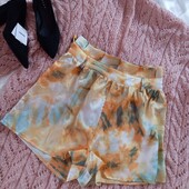 Легкі та красиві шортики у жовтих тонах