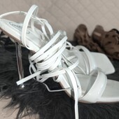 Essex glam, uk7 40p нові актуальні босоніжки шнурівка шпилька 26,5 см