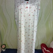 Симпатична нічна гарний стан