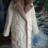 Елегантна подовжена куртка- пальто на шикарні форми.