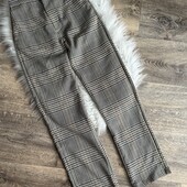 Базові стильні брюки в клітинку, s